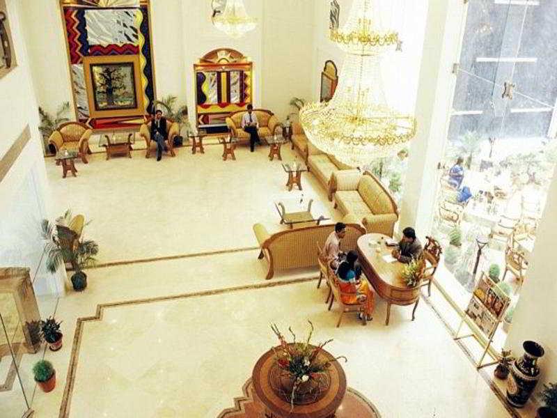 Hotel Meraden Grand Varanasi Eksteriør billede