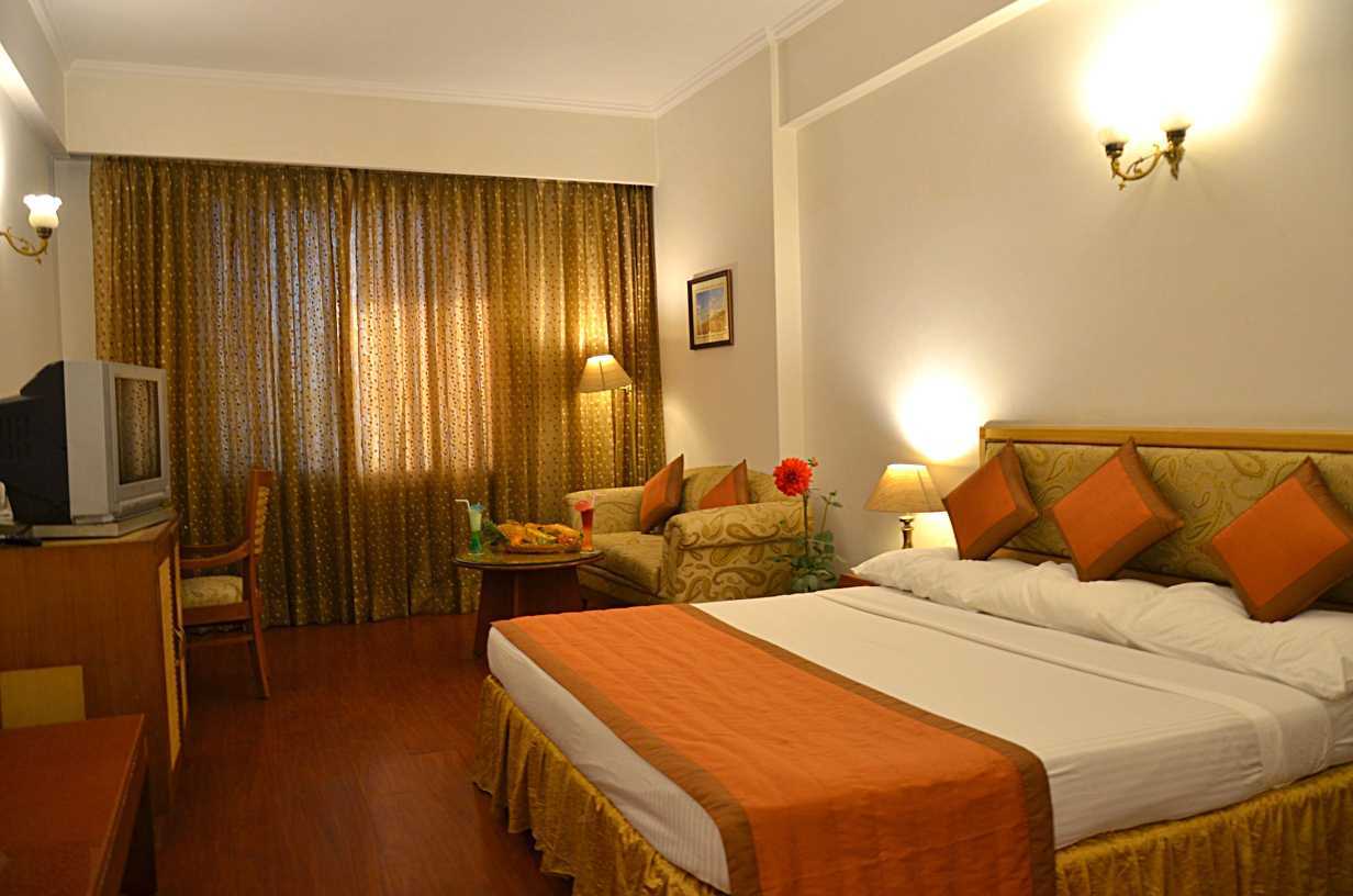Hotel Meraden Grand Varanasi Eksteriør billede