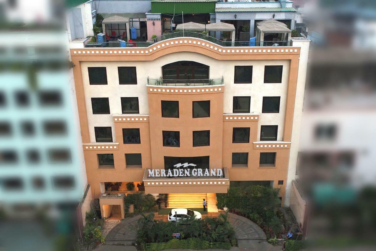 Hotel Meraden Grand Varanasi Eksteriør billede
